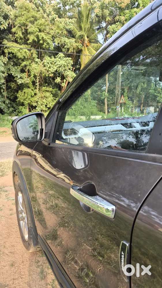 Renault Triber Rxz Full Option Dual Tone