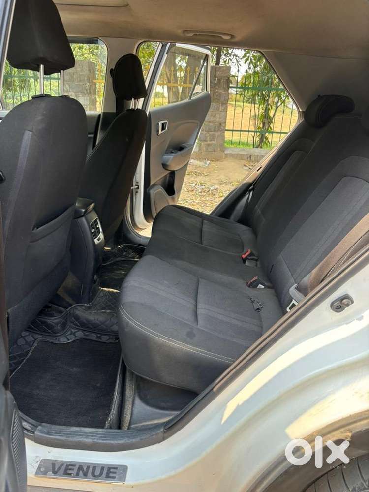 Hyundai Venue Diesel 2019  1st Owner  Sunroof  50k Kms
