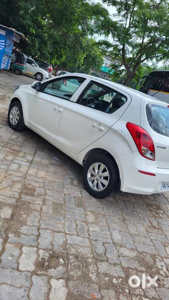 Hyundai I20 Sportz 1.2 Vtvt, 2014, Petrol