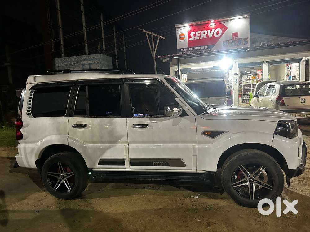 Mahindra Scorpio Classic Diesel 2015