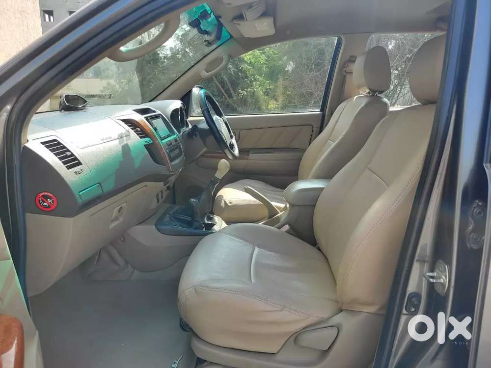 Toyota Fortuner 2010 4x4 Mt Diesel Well Maintained