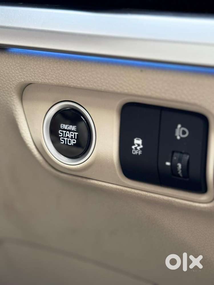 Kia Carens 1.4 Luxury Plus 6 Str, 2022, Petrol