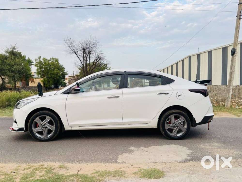 Hyundai Verna 1.5 Sx Ivt, 2022, Petrol