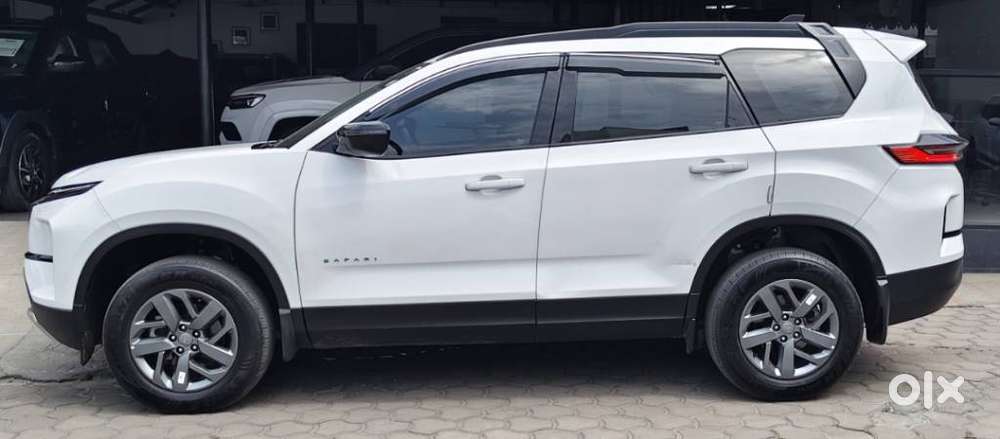Tata Safari Pure Plus S, 2025, Diesel