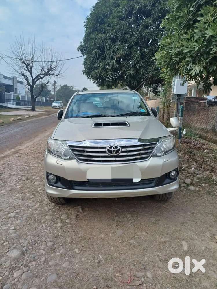 Toyota Fortuner Legender 2013 Diesel 96000 Km Driven