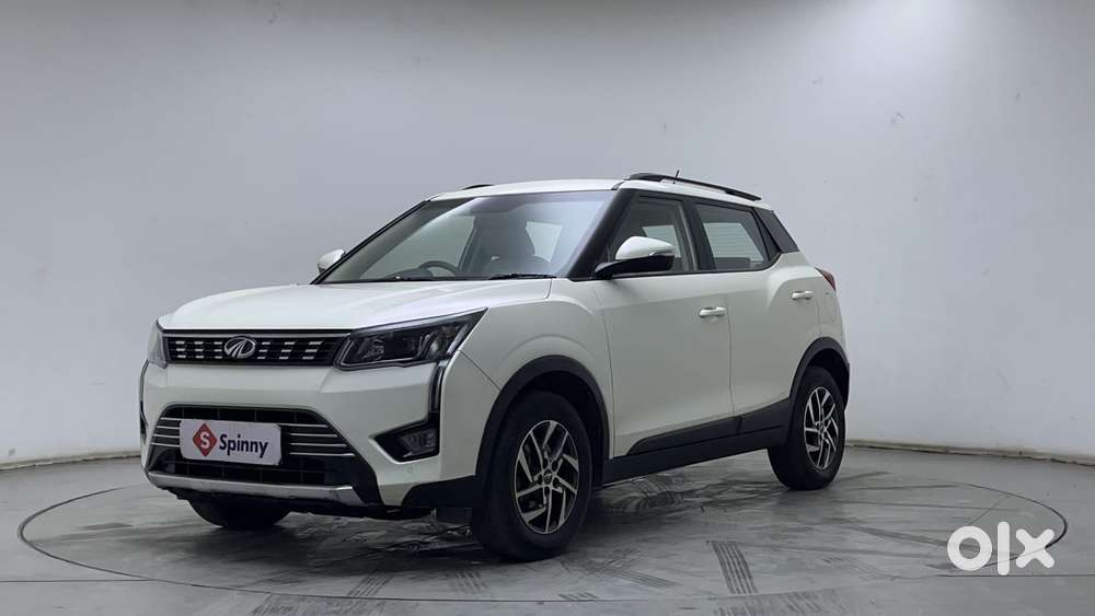 Mahindra Xuv300 1.2 W8 (o) Amt Petrol, 2022, Petrol