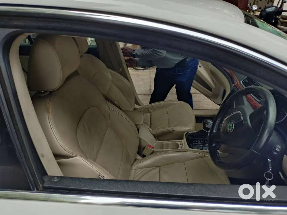 Skoda Superb 2012 Diesel 68000 Km Driven