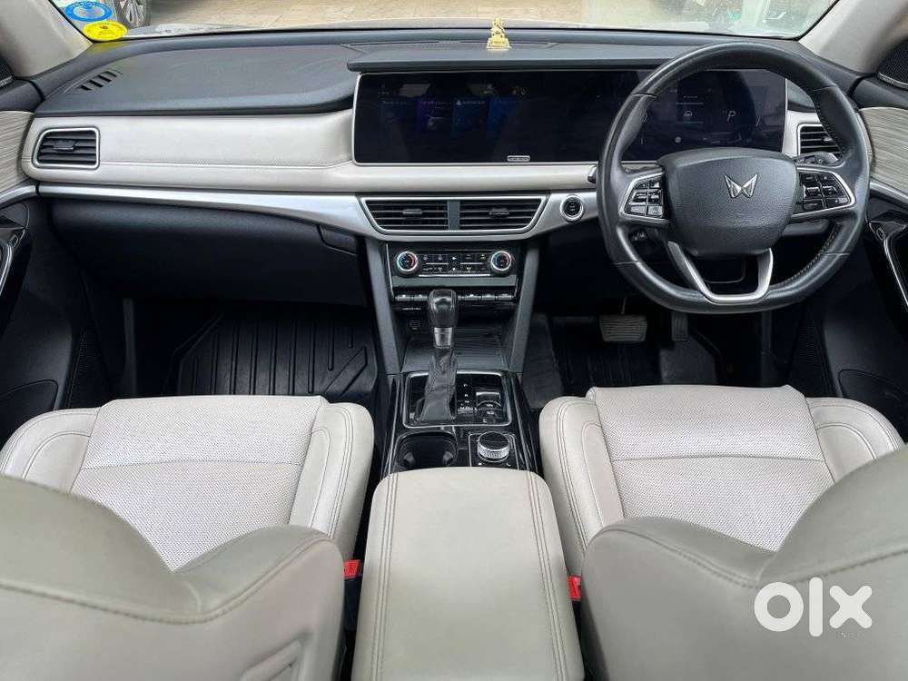 Mahindra Xuv700 2.2 Ax 7 Diesel At Luxury Pack Str, 2021, Diesel