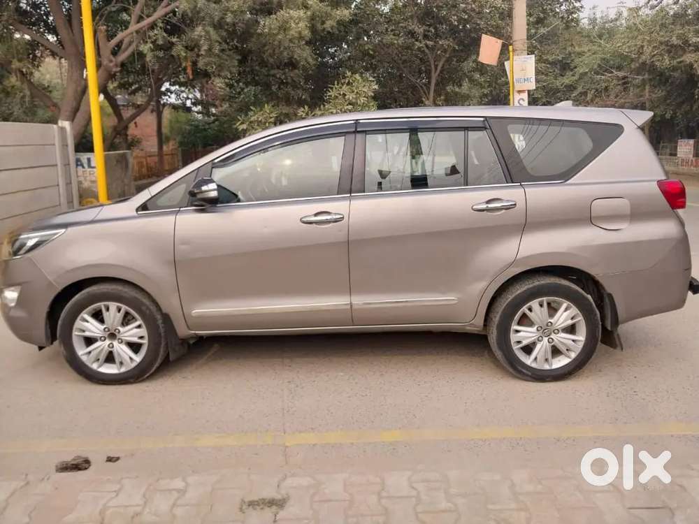 Toyota Innova Crysta 2016 Diesel Well Maintained