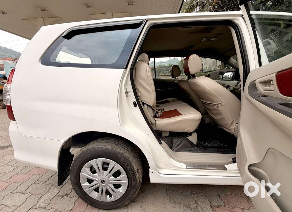 Toyota Innova 2.5 G (diesel) 8 Seater, 2014, Diesel