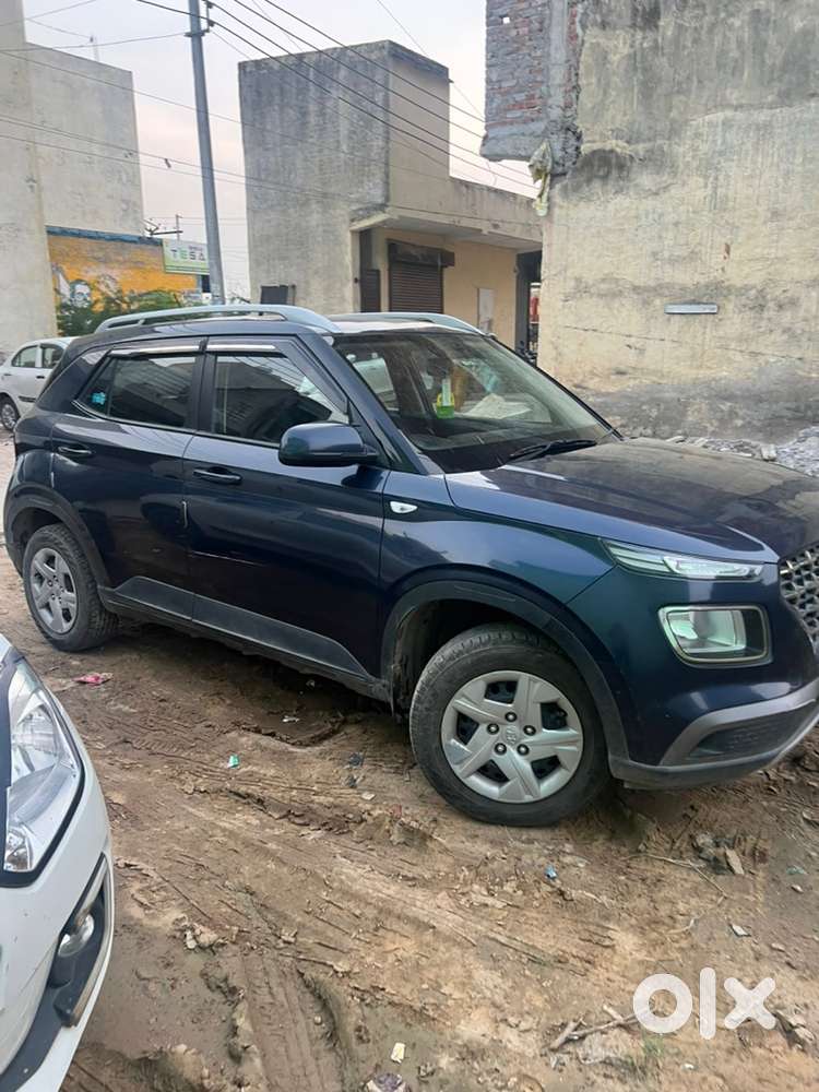 Hyundai Venue 2021 Petrol Well Maintained