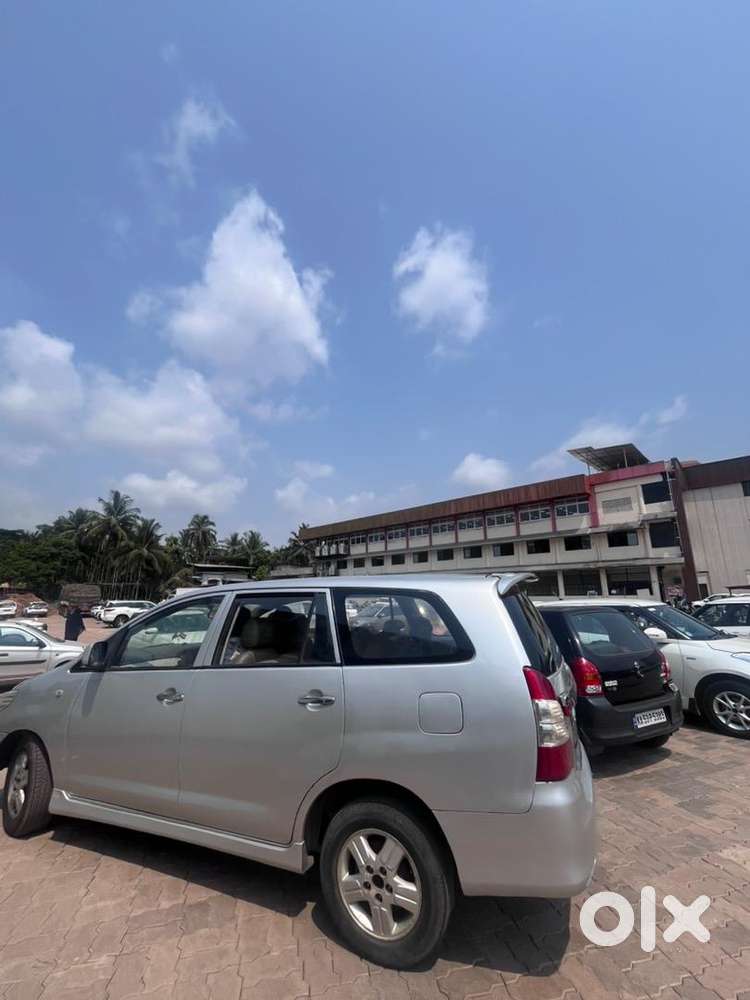 Toyota Innova 2015 Diesel 200000 Km Driven