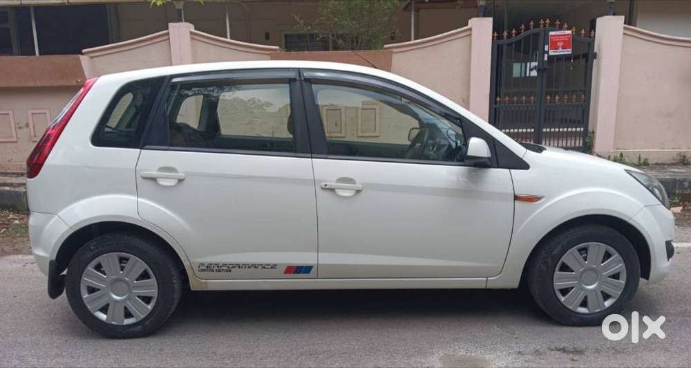 Ford Figo Petrol Titanium, 2010, Petrol