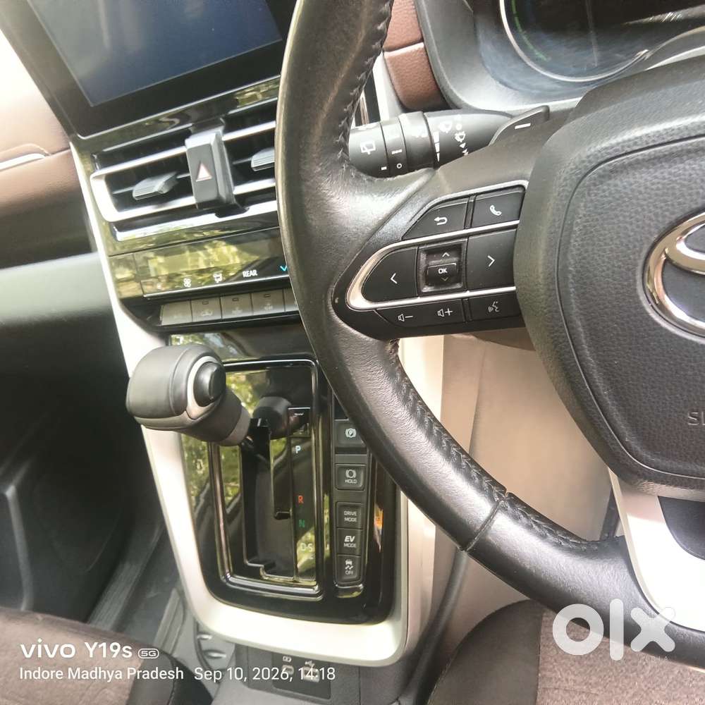 Toyota Innova Hycross 2.0 Vx (o) Hybrid 7 Str, 2023, Petrol