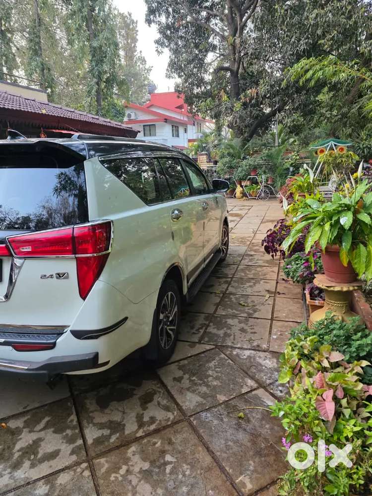 Toyota Innova Crysta 2016 Diesel 85000 Km Driven