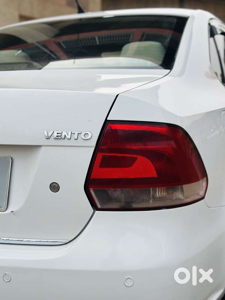 Volkswagen Vento 2010-2013 Petrol Highline, 2011, Petrol