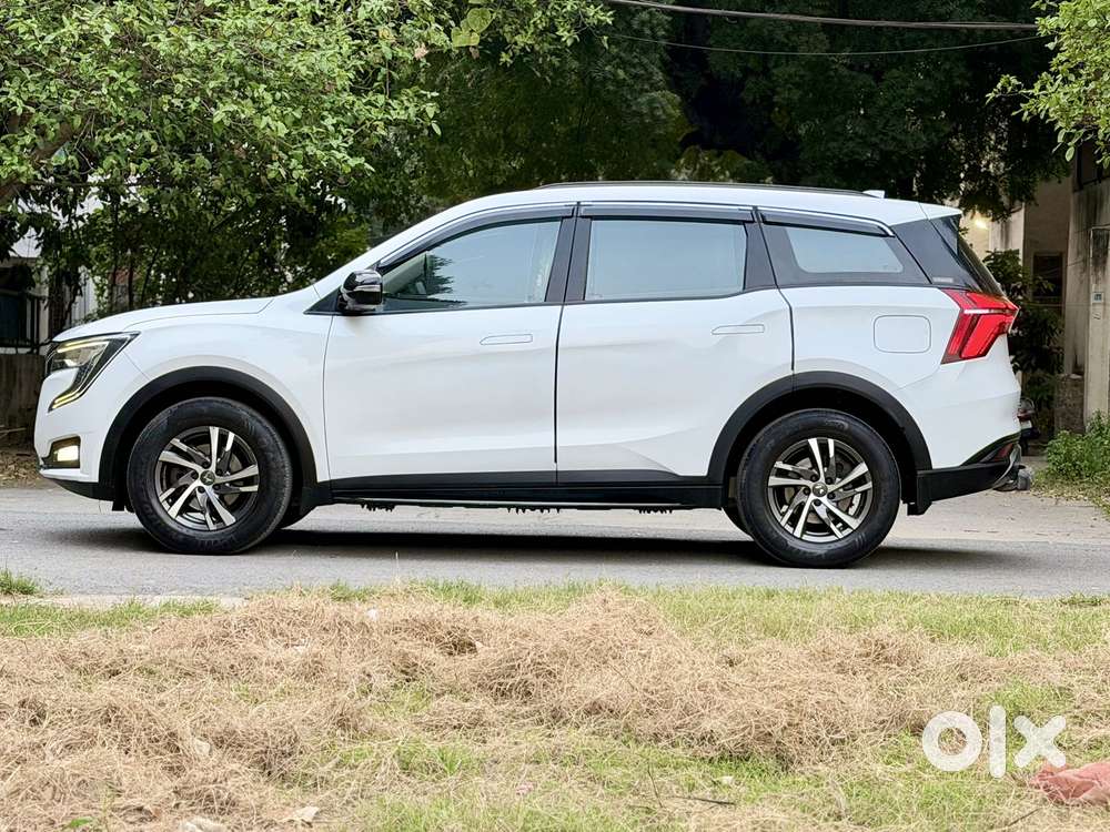 Mahindra Xuv700 2.0 Ax 5 Petrol Mt 7 Str, 2022, Petrol