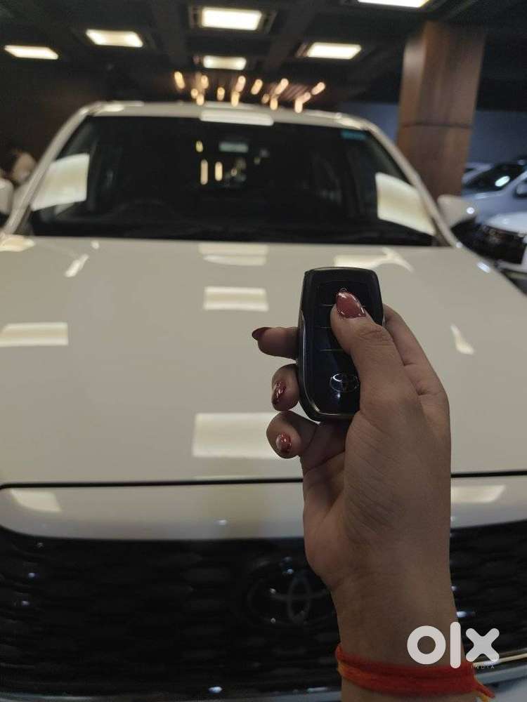 Toyota Innova Hycross 2.0 Zx (o) Hybrid 7 Str, 2024, Electric