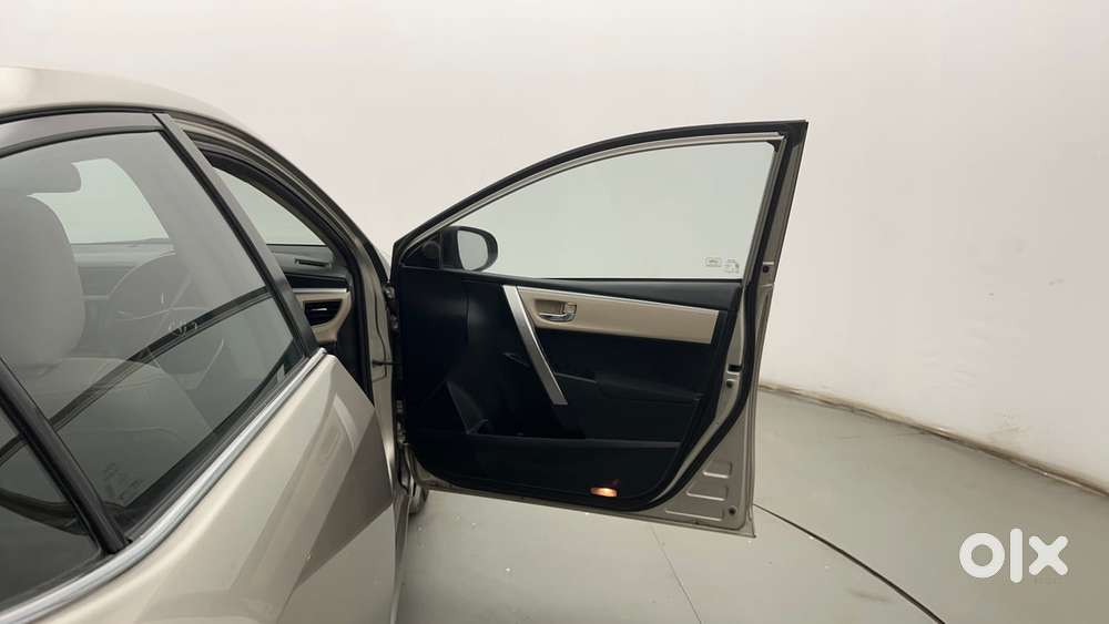 Toyota Corolla Altis 1.8 G, 2015, Petrol