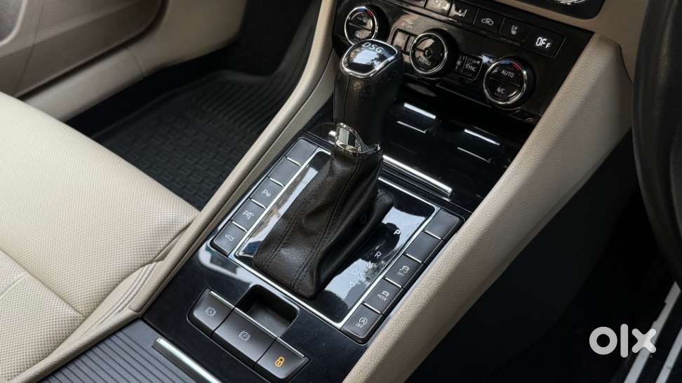 Skoda Superb Laurin And Klement 1.8, 2021, Petrol