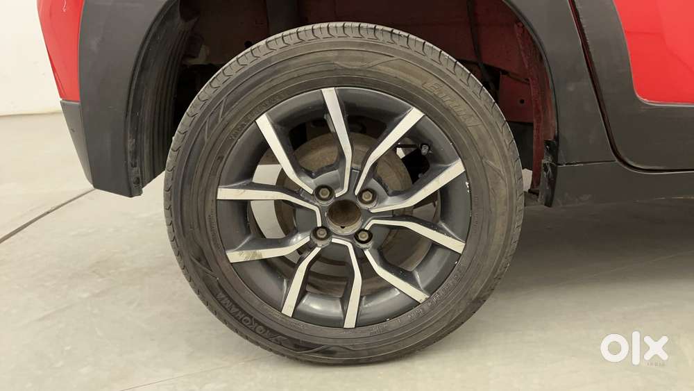 Mahindra Kuv 100 2016-2017 Mfalcon G80 K8 Dual Tone, 2017, Petrol