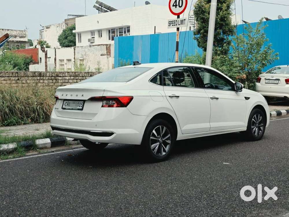 Skoda Slavia 1.0 Tsi Style At, 2023, Petrol