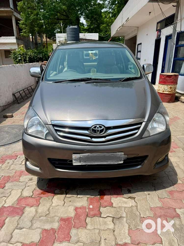 Toyota Innova 2011 Diesel 125783 Km Driven