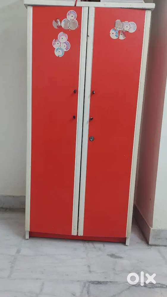 4 shelf wardrobe