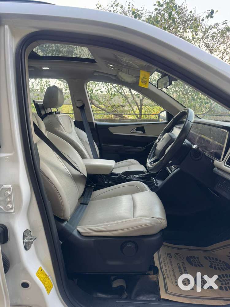 Mahindra Xuv700 2.2 Ax 7 Diesel At Str, 2023, Diesel