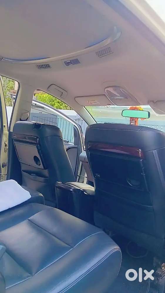 Toyota Innova Crysta 2.4 Z