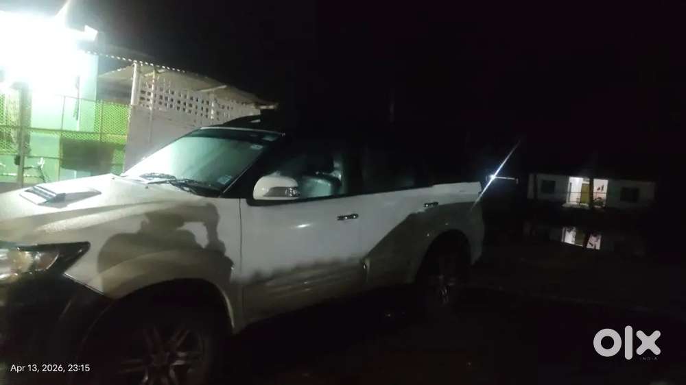 Toyota Fortuner 2015 Diesel 120000 Km Driven