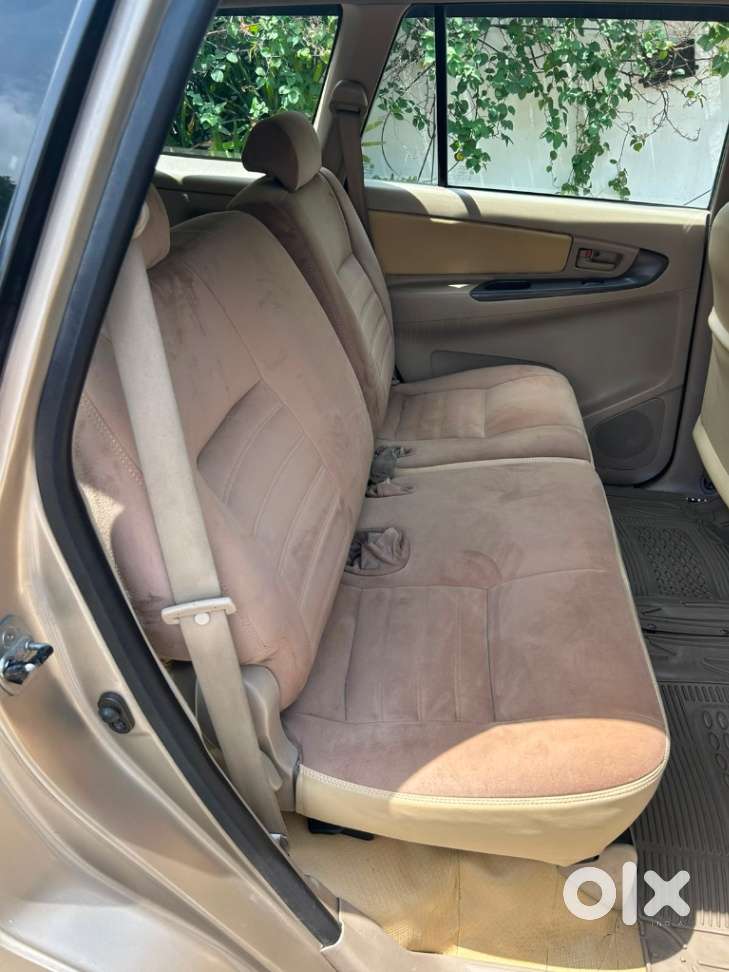 Toyota Innova 2.5 G4 Diesel 8-seater, 2006, Diesel