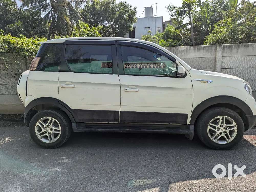 Mahindra Nuvosport 1.5 N8 2016