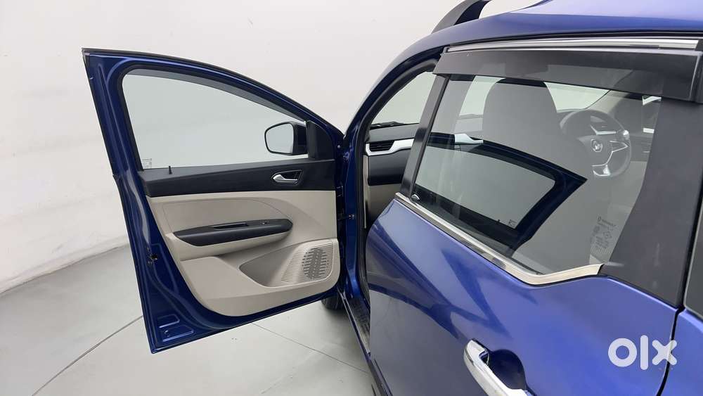 Renault Triber Rxz, 2022, Petrol