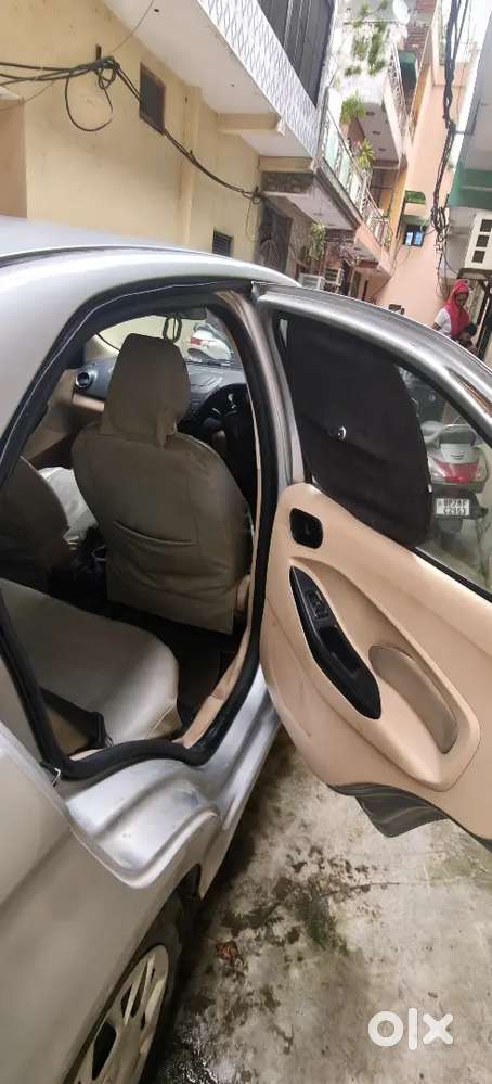 Ford Aspire Titanium Blu 2015