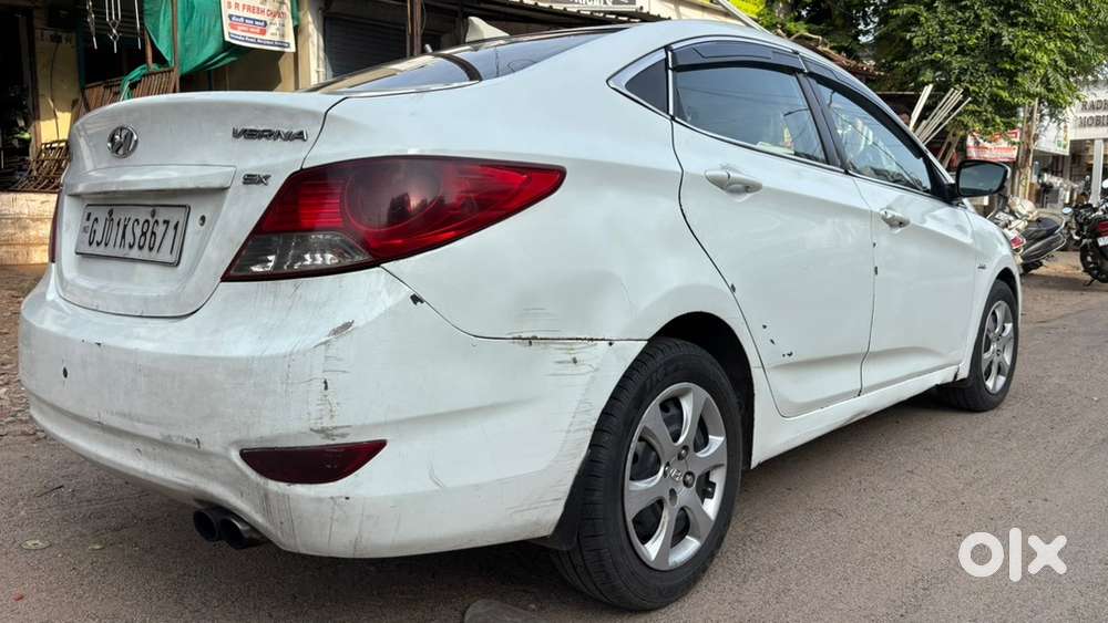Hyundai Verna 1.6sx (mt)
