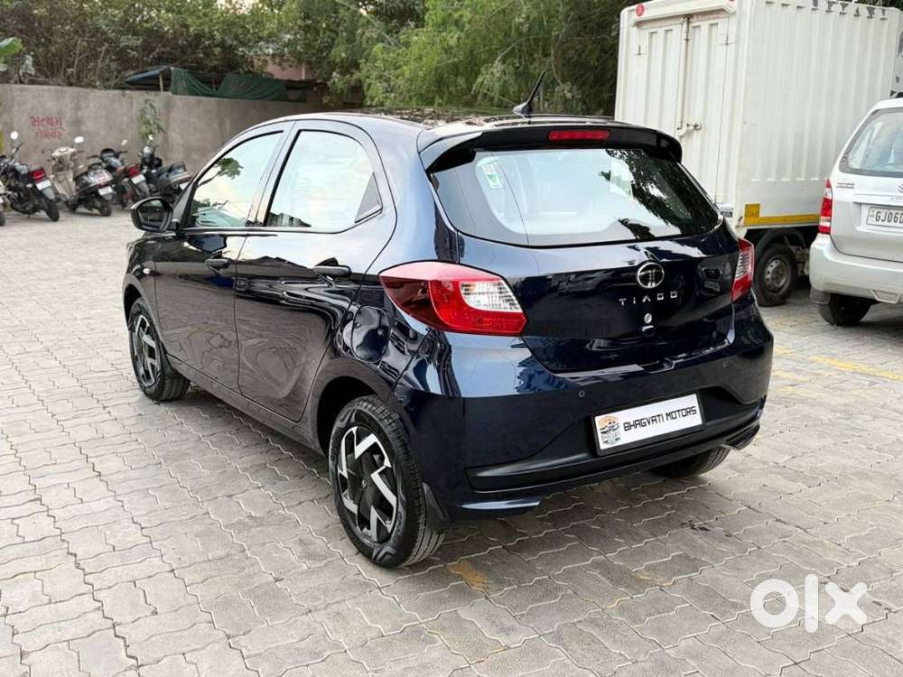Tata Tiago, 2025, Petrol