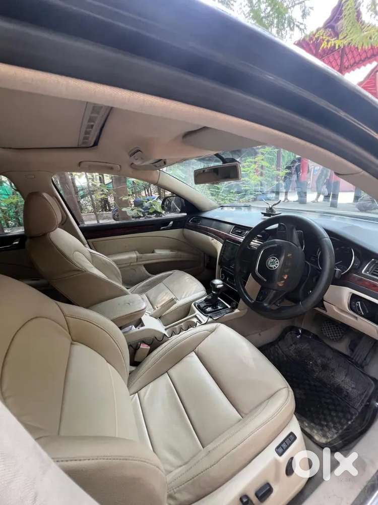 Skoda Superb 2009 Petrol 80000 Km Driven