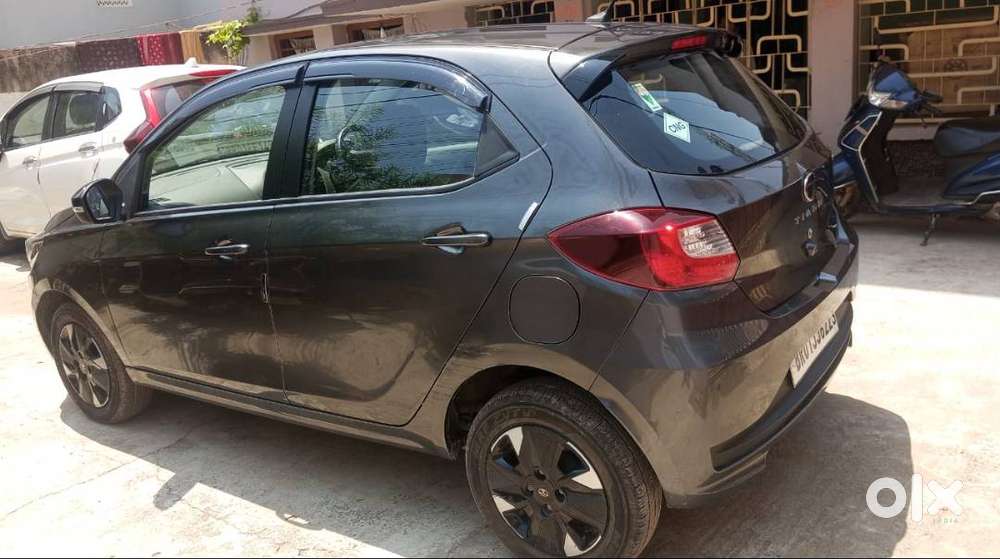 2025 Tata Tiago Xt Dual Cng Only 11200 Km