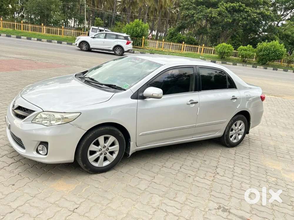 Toyota Corolla Altis 2013 Car