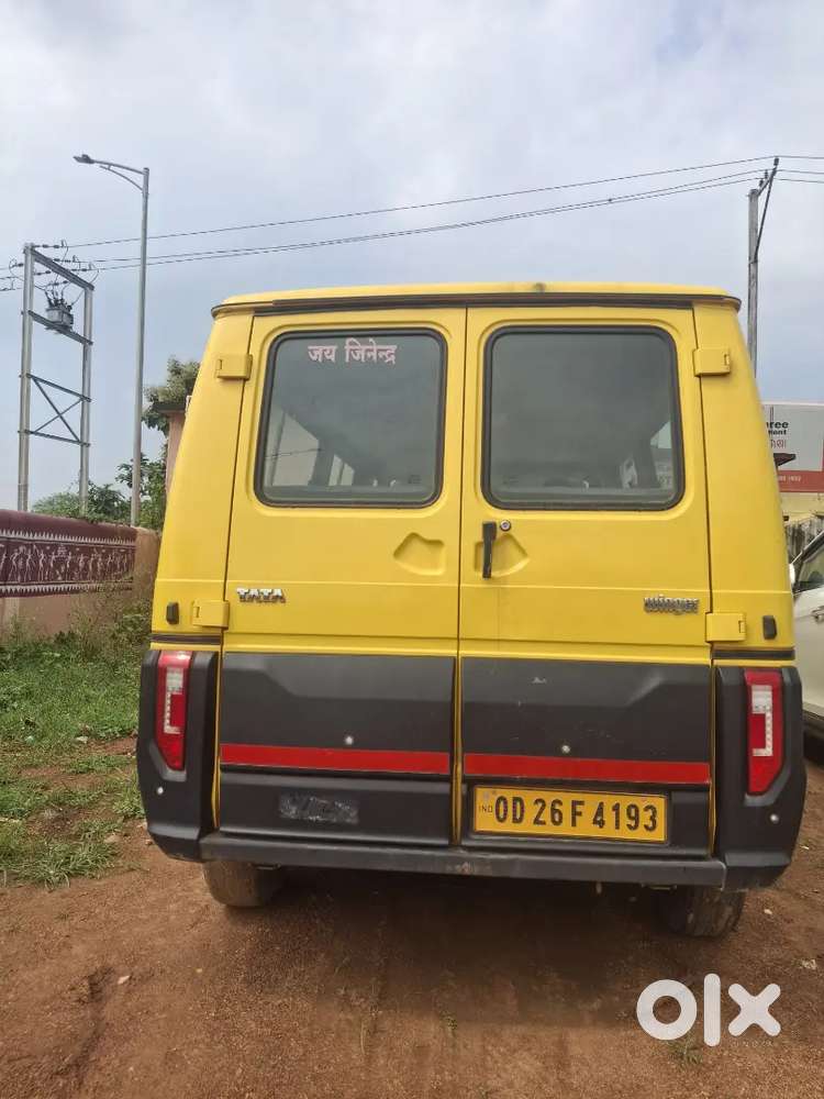 Tata Winger Deluxe 2022