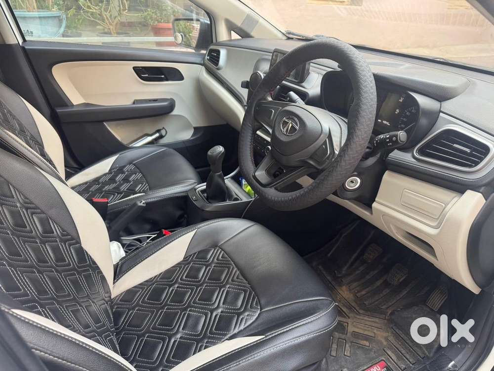 Tata Altroz 2023 Diesel 42000 Km Driven