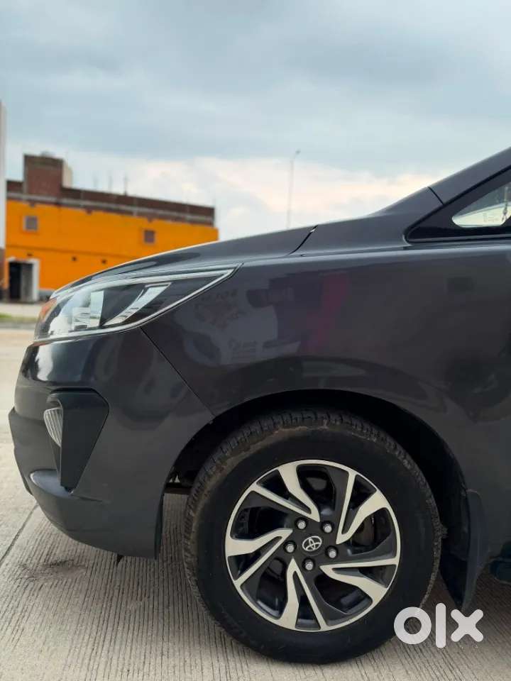 Toyota Innova Crysta 2.4 G Plus Mt 8 Str, 2021, Diesel