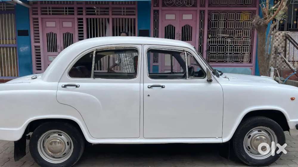 Ambassador Classic 2000 Ps