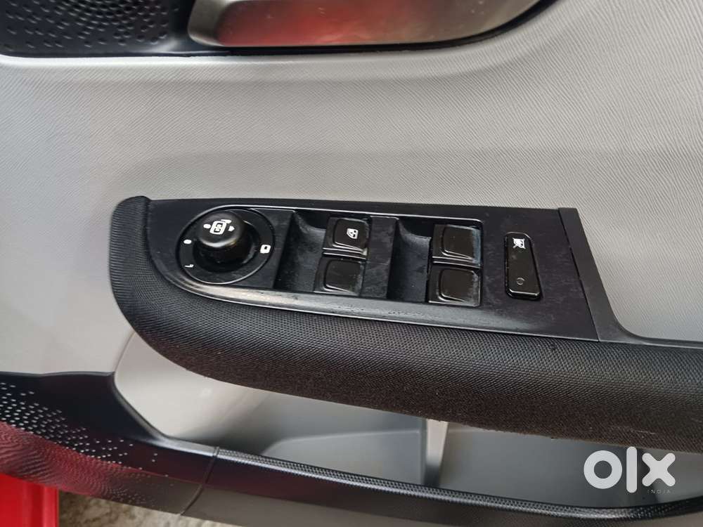 Tata Altroz Xz, 2020, Petrol