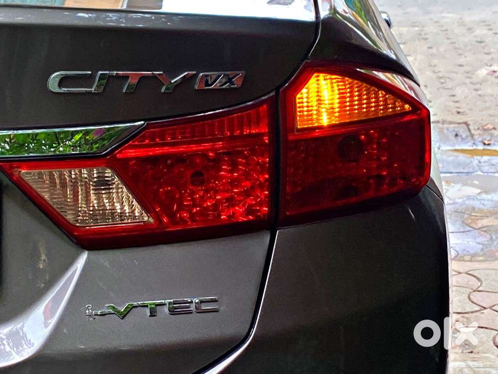 Honda City V At Sunroof I-vtec, 2016, Petrol