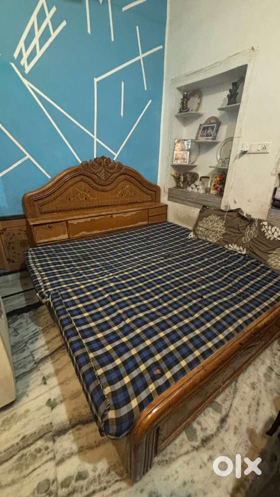 King Size Wooden Double Bed with bed mattress | Heavy Carved Design