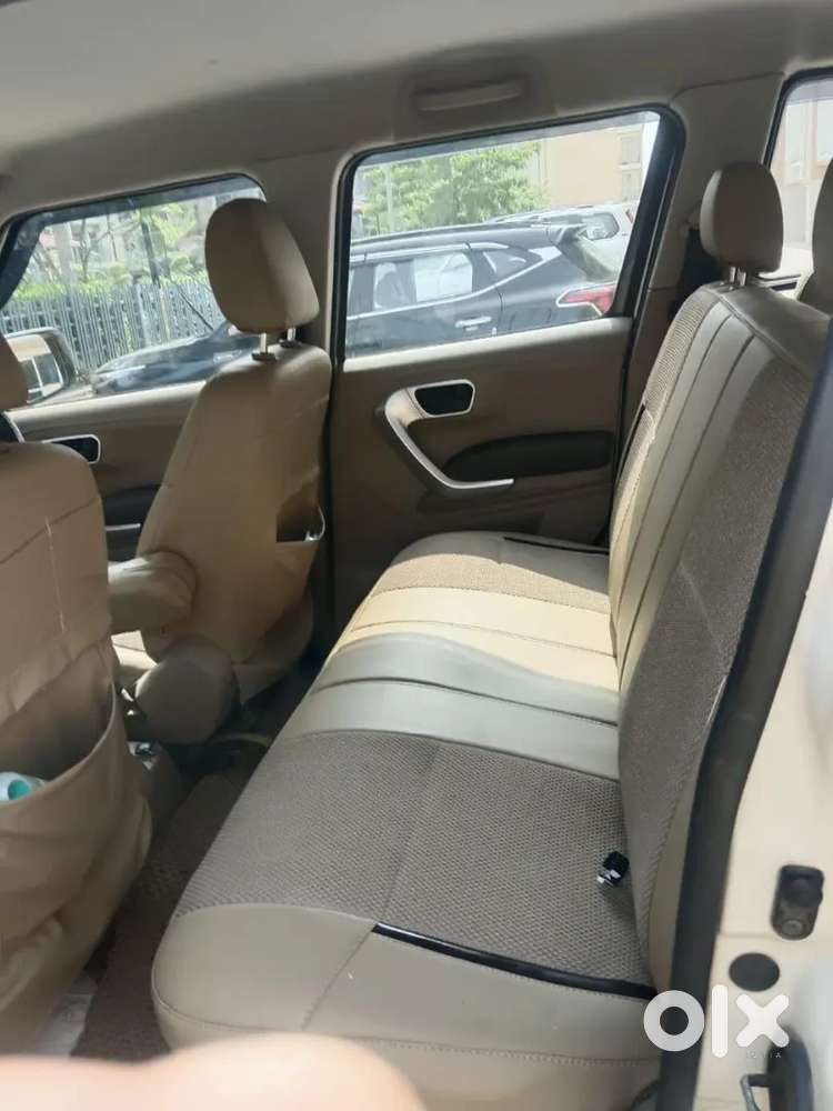 Mahindra Tuv 300 2016