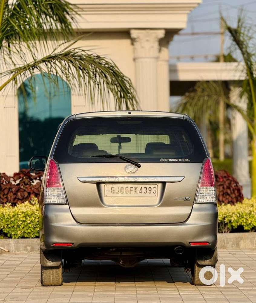 Toyota Innova 2.5 V 8 Str, 2012, Diesel