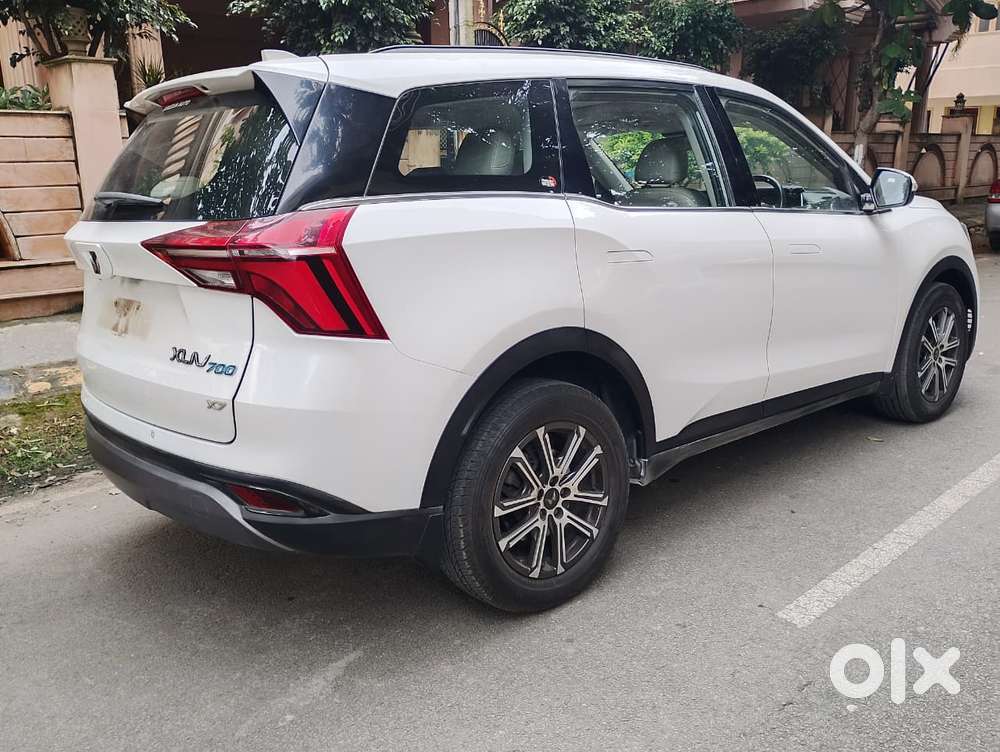 Mahindra Xuv700 2.0 Ax 7 Petrol Mt Str, 2025, Petrol